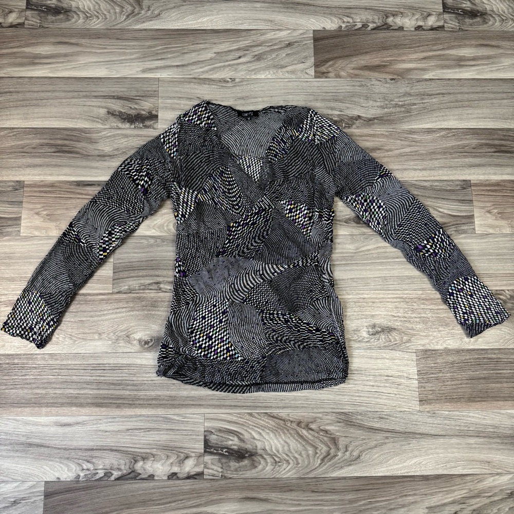 Comfy USA Sheer Black Geometric Print Crossover Long Sleeve Blouse Size Medium